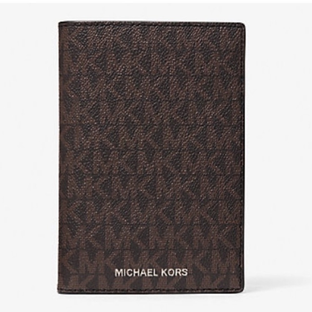 NWOT Michael Kors Jet Set Passport Wallet